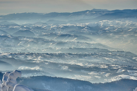 太阳 假日 天气 雪花 斜坡 冒险 冬天 风景 喀尔巴阡山