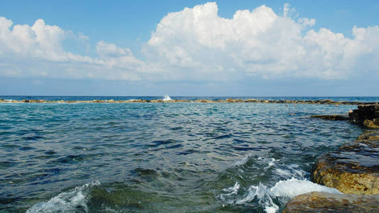 绿松石 旅行者 海滩 天气 假日 海洋 海滨 冲浪 岩石