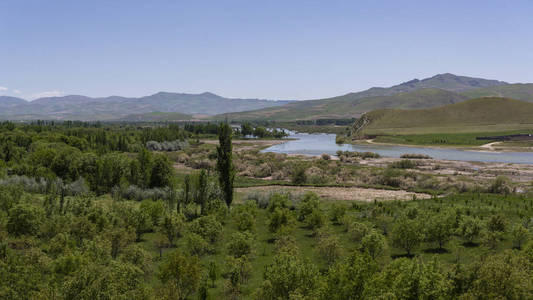 伊朗哈拉姆德扎林河图片