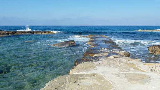 旅行 夏天 日落 美丽的 海滩 冲浪 海洋 海岸线 旅行者