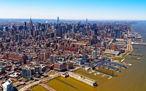 纽约市天际线反射鸟瞰图
