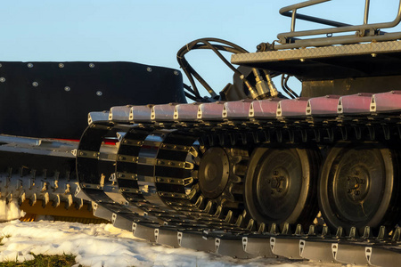 雪地履带式车辆图片