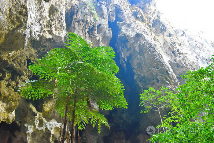 泰国华欣泰国的洞穴在山上紧张的寺庙地下热带美丽的风景