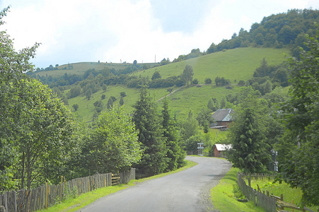 山村的夏季景观