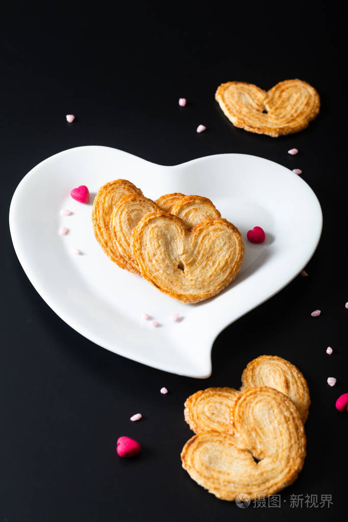 情人节甜点食品概念白蜡酥心形