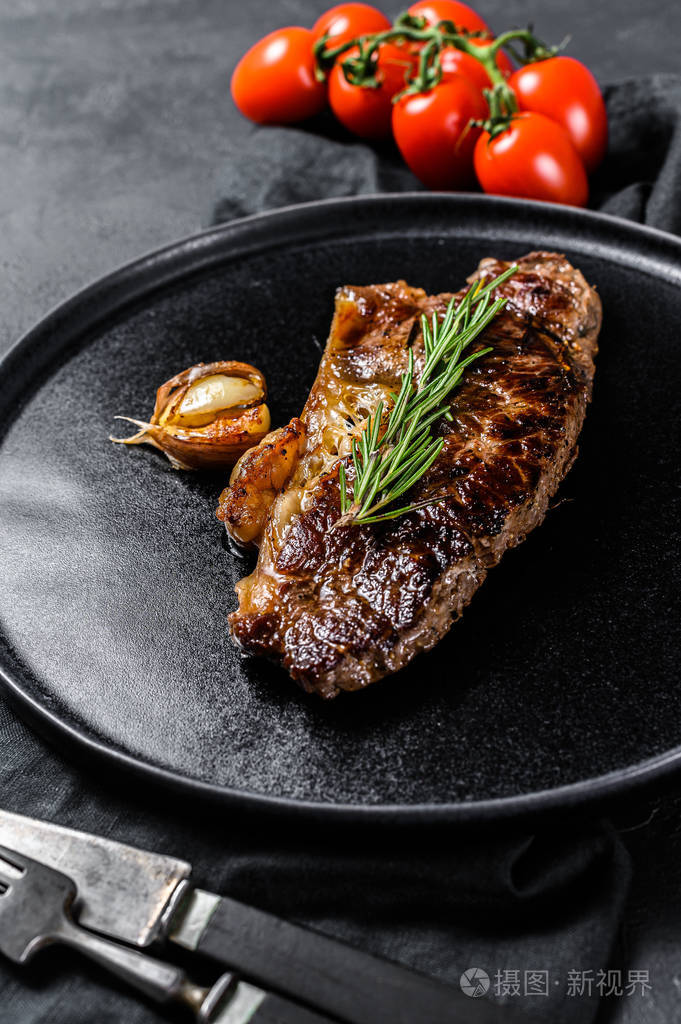 黑底牛里脊牛排大理石高级牛肉