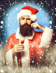英俊的大胡子圣诞老人