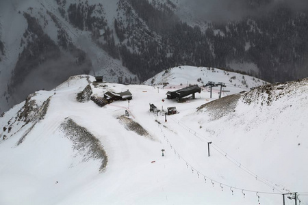 冬季雪山景观图片