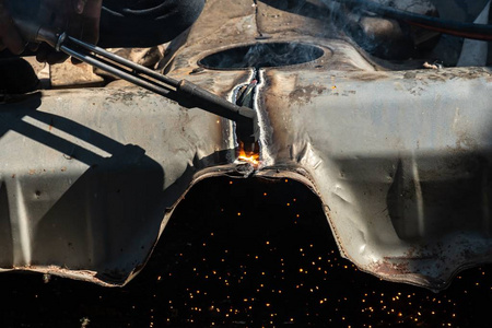 金属回收切割车用氧燃料割炬照片