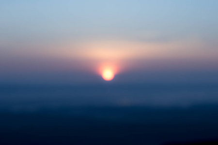 颜色 薄雾 自然 蓝天 季节 小山 环境 草地 早晨 假日