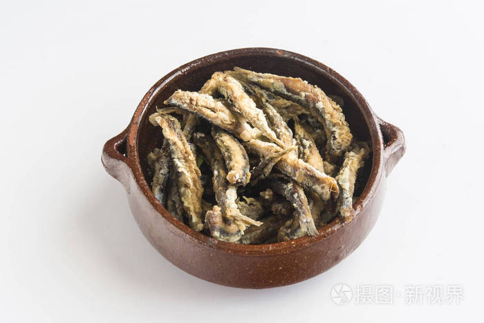 油炸沙丁鱼典型的西班牙塔帕意大利煎饼