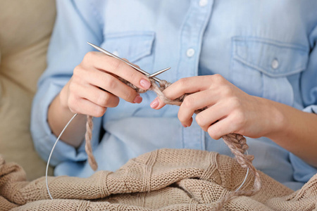 织毛衣表情包图片