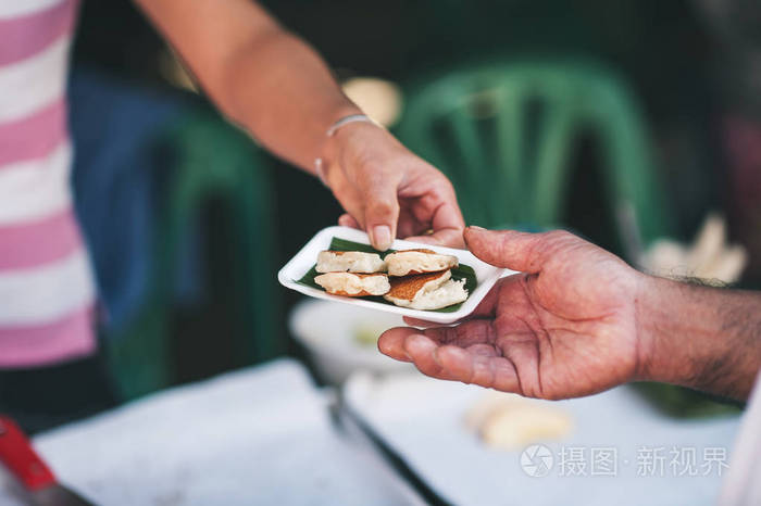 生活 捐赠 捐款 饥饿的 饥荒 希望 喂养 贫民 难民 照顾