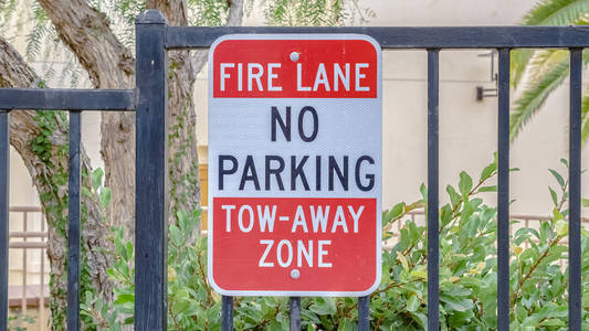 全景框消防车道禁止停车标志