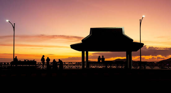 场景 领域 美女 季节 旅行 海洋 环境 草地 太阳 反射