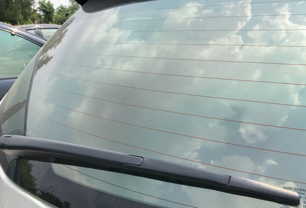 汽车后玻璃图片