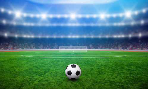 绿茵场足球照片