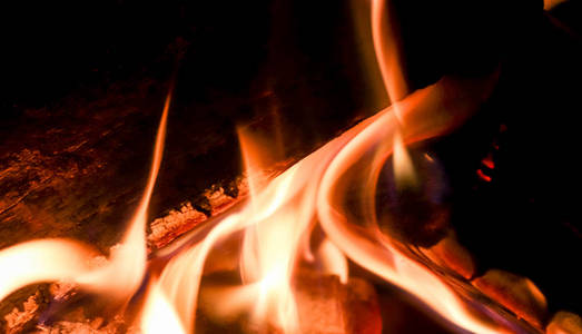 余烬 阴燃 篝火 木材 烤箱 木柴 壁炉 燃烧 危险 木炭