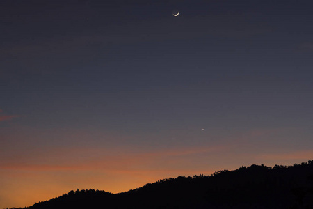 旅游业 日落 星星 自然 和谐 能量 周末 小山 环境 旅行