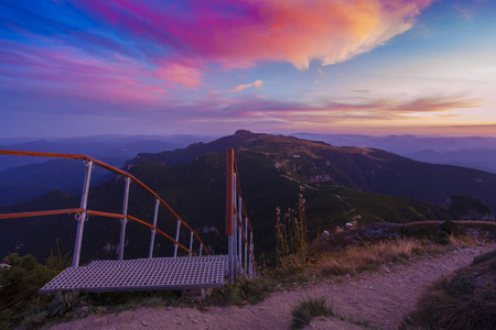 黎明 美丽的 阳光 早晨 夏天 颜色 场景 小山 山谷 旅行