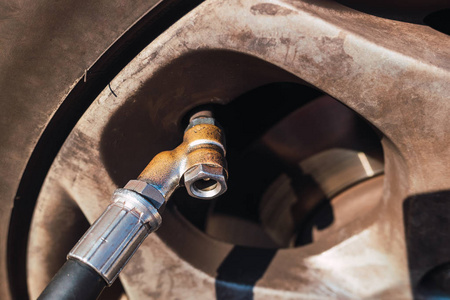 汽车轮胎气阀图片