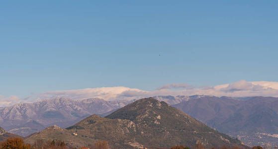 乡村 草地 风景 冬天 森林 山顶 意大利 全景图 攀登