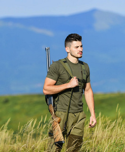 安全措施.自然环境.猎人休闲打猎.狩猎装备照片