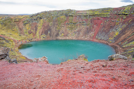 冰岛的克里德火山口湖