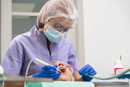 健康 女孩 医生 座位 诊所 牙齿 医学 咨询 检查 治疗