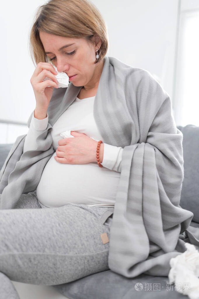 孕妇患感冒流感病毒坐在家里吃c