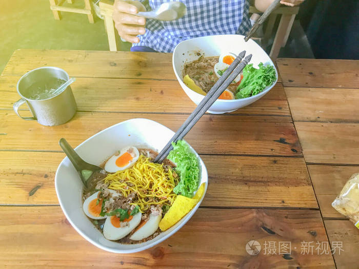 鸭蛋炖猪肉夜叉面照片 正版商用图片27lp7i 摄图新视界