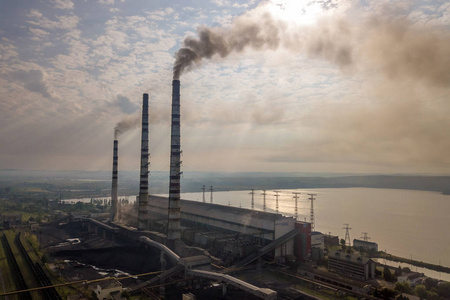 高工厂的烟囱图片