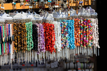  Beads of various color