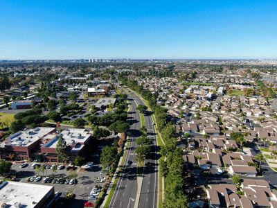 加利福尼亚州欧文市住宅区鸟瞰图