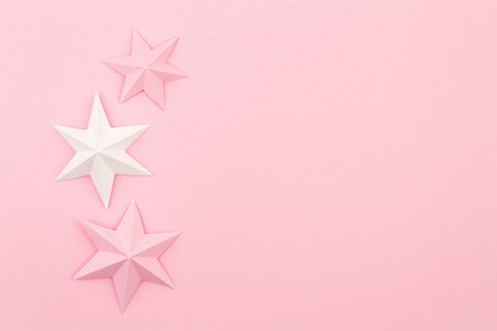 折纸星星抽象背景与彩色纸折纸星星.