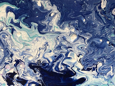 美丽抽象亚克力流体蓝色和白色背景。