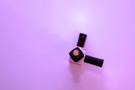 发展近景棉球翼状胬肉的症状的插图棉球女子手里抱着一个甘美的健康橙