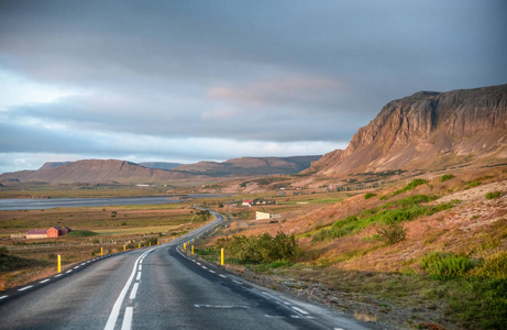 夏天穿越冰岛的神奇之路