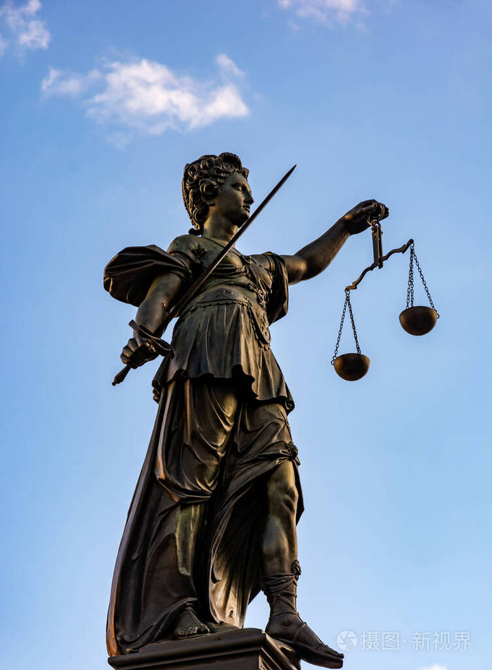 正义女神雕塑