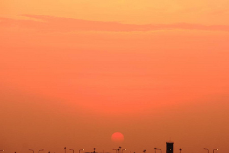 自然 机场 天空 场景 阳光 风景 太阳 环境 日落 傍晚