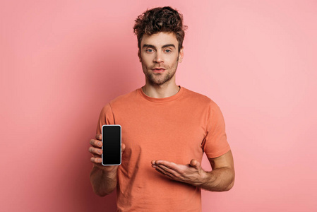 粉红色 连接 情感 通信 技术 男人 复制空间 手势 智能手机