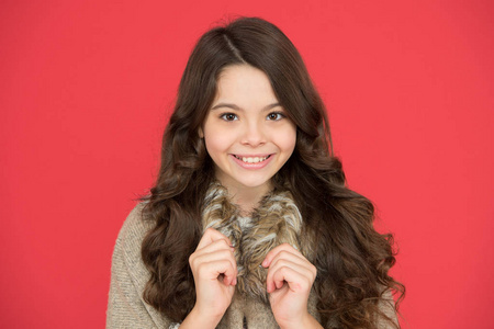 时尚理念.最好的洗发水和护发素.滋养暗淡受损的头发照片