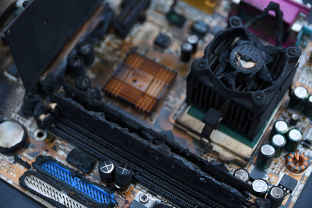 台式电脑烧坏后烧坏cpu,gpu显卡,内存,芯片,冷却器照片