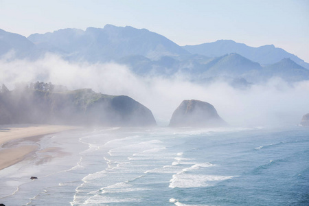 天空 郁郁葱葱 埃科拉 忽略 海岸线 潮汐 地点 干草堆