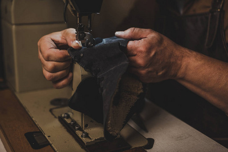 鞋匠 不规则剪裁 男人 在室内 爱好 真正的 手工艺品 工作场所