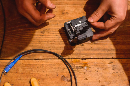 颜色与插头的电线图片