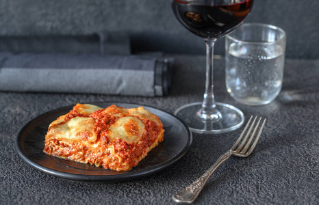 Dish of lasagne 