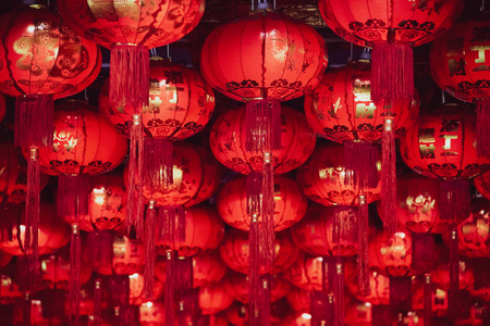 中国的元宵节。五彩缤纷的红色传统