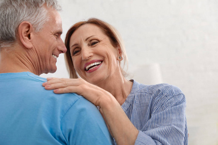 感情 闲暇 约会 浪漫 运动 成人 白种人 祖父母 微笑
