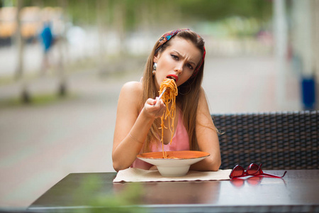 食物 魅力 意大利面 食欲 奢侈 面团 肖像 饥饿的 女士